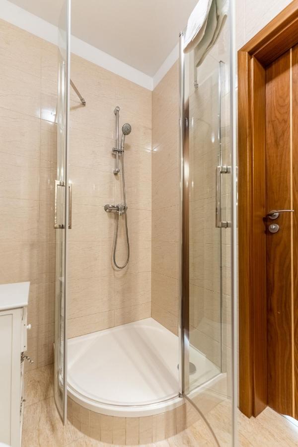 Aqua Marina Plaza-Basen Apartment Miedzyzdroje Bagian luar foto