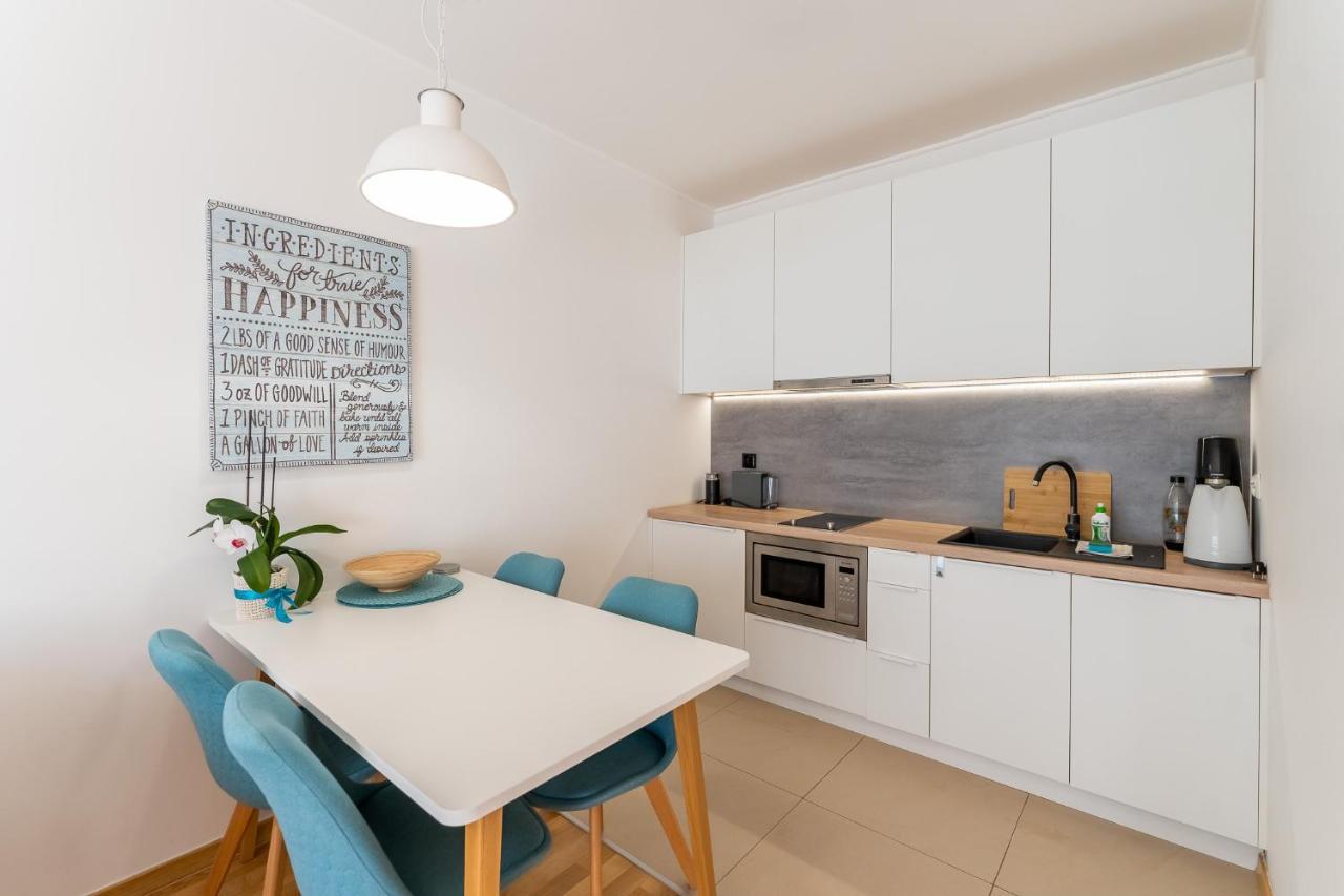 Aqua Marina Plaza-Basen Apartment Miedzyzdroje Bagian luar foto